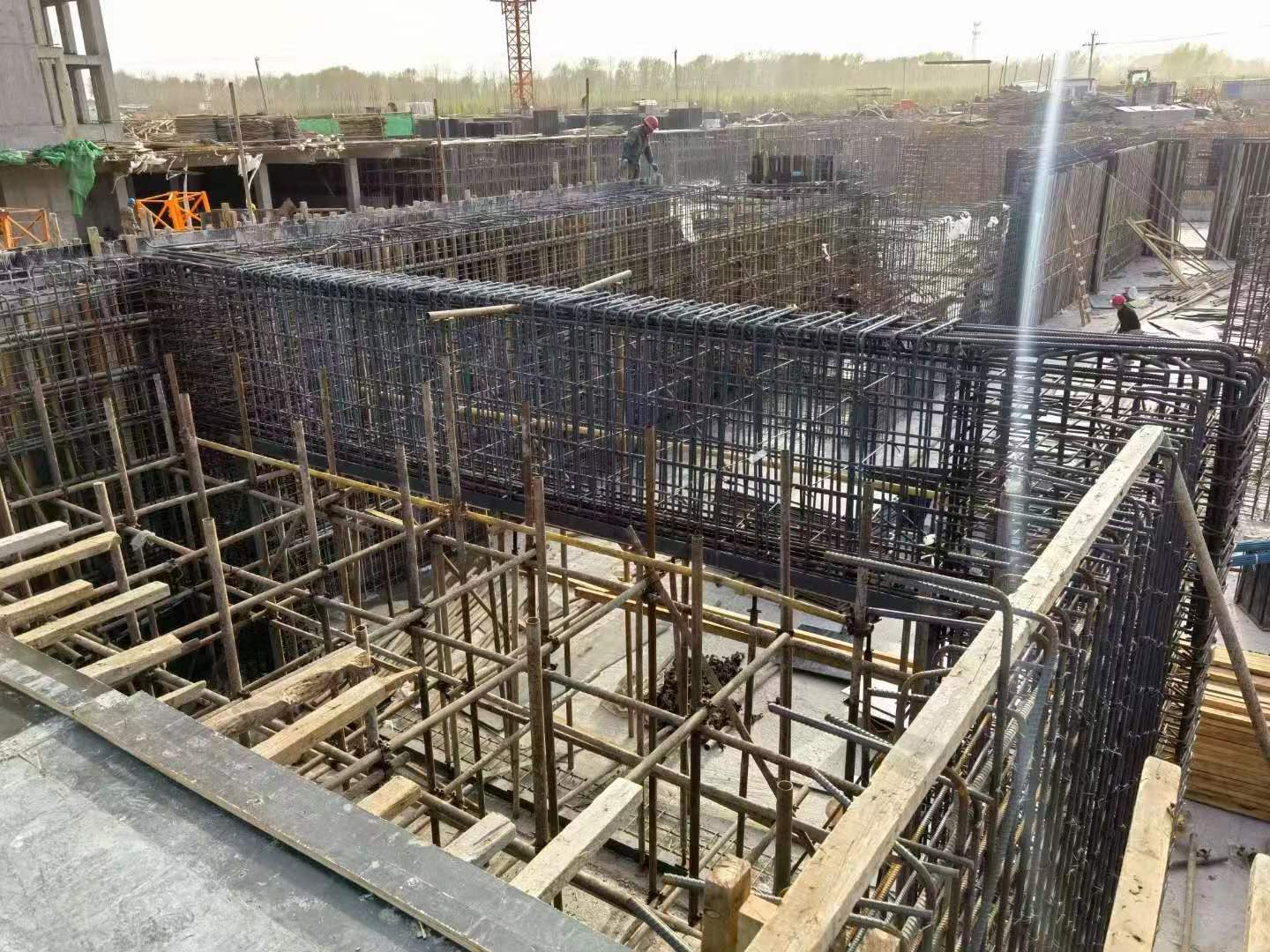 皂市镇建筑基础筏板施工时混凝土有哪些常见问题?